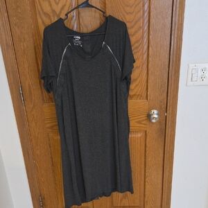 Frida Mom Gray Short Sleeve Hospital Gown